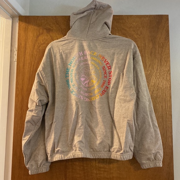 North Face sweatshirt with cool design! Size small - Picture 7 of 9